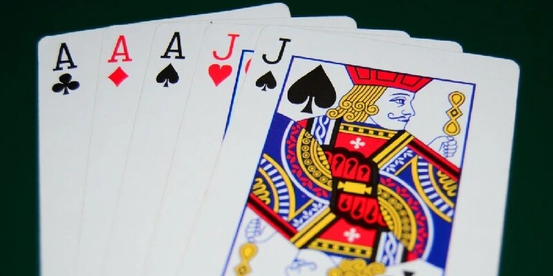 Không phải ai cũng biết Full House Poker là gì?